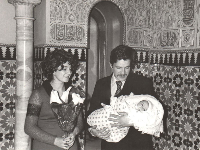 Ирина Филатова и Юрий Филатов с дочерью Анной, на регистрации